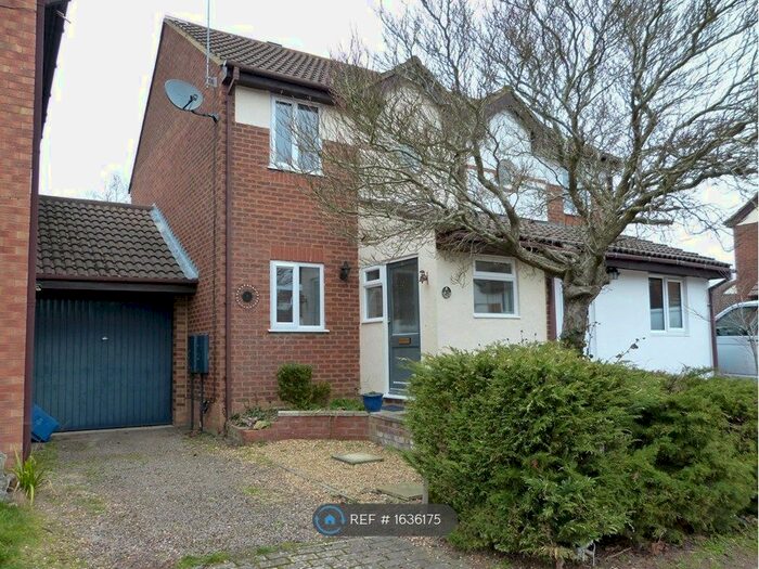 2 Bedroom Semi-Detached House To Rent In Hutchings Close, Loughton, Milton Keynes, MK5