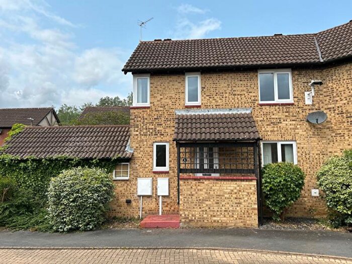 3 Bedroom Semi-Detached House To Rent In Great Holm, Milton Keynes, MK8