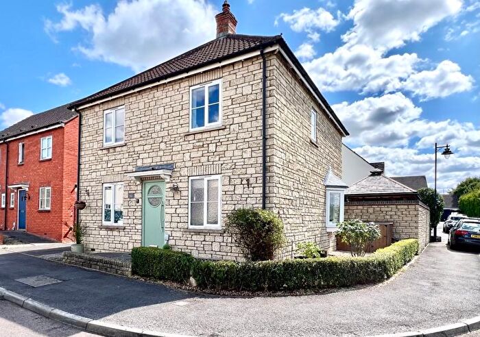 3 Bedroom Detached House For Sale In Poppy Close, Calne, SN11