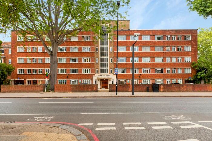 Studio To Rent In Upper Richmond Road, London, SW15