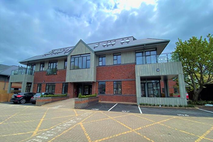 1 Bedroom Flat To Rent In Woking, Surrey, GU21