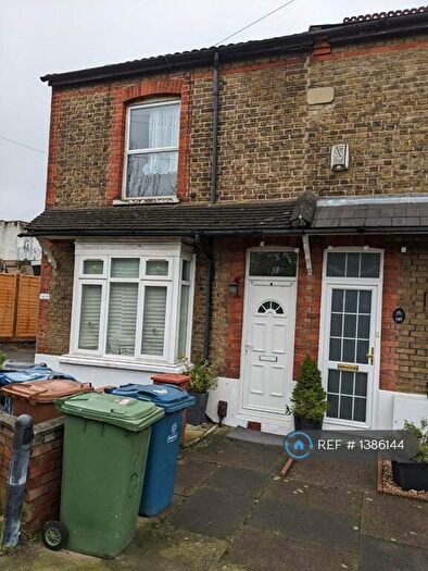 1 Bedroom Maisonette To Rent In Mead Road, Edgware, HA8