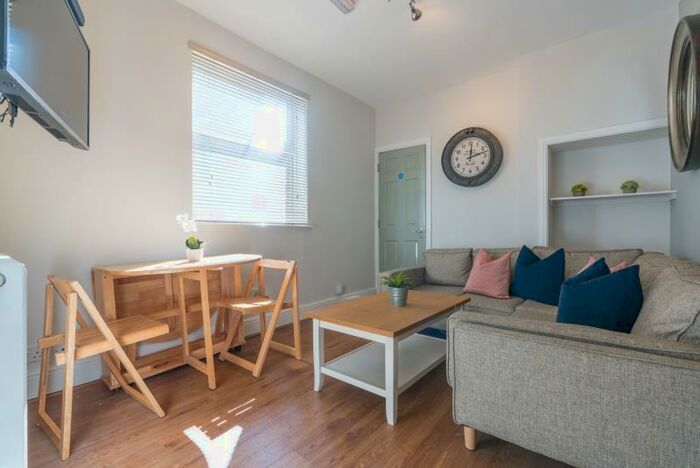 5 Bedroom Terraced House To Rent In Bradford Road, Portsmouth, PO5