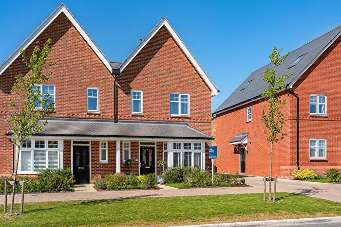 3 Bedroom Semi-Detached House For Sale In King Henry Avenue, Wallingford, OX10