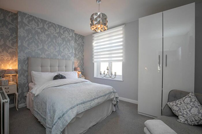 1 Bedroom End Of Terrace House For Sale In Esplanade Avenue, Porthcawl, CF36