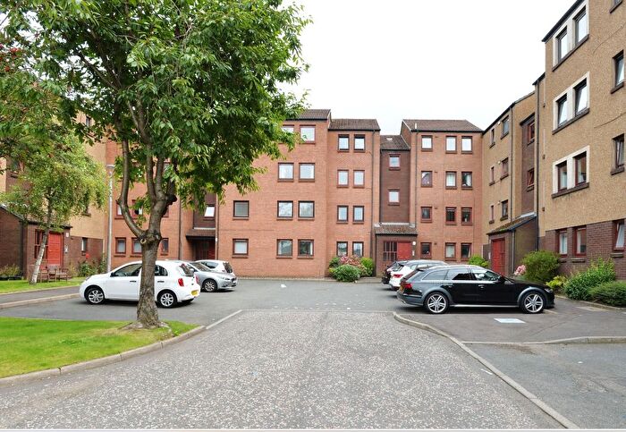 1 Bedroom Flat To Rent In Coxfield, Edinburgh, EH11