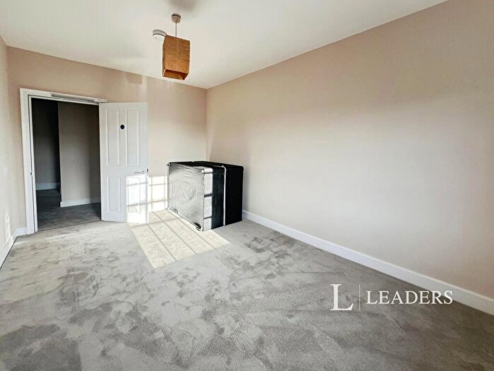 1 Bedroom Flat To Rent In Market Hill, Buckingham, Buckinghamshire, MK18
