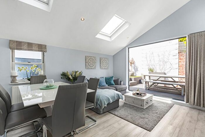 2 Bedroom Flat For Sale In Hayter Road, Brixton, London, SW2