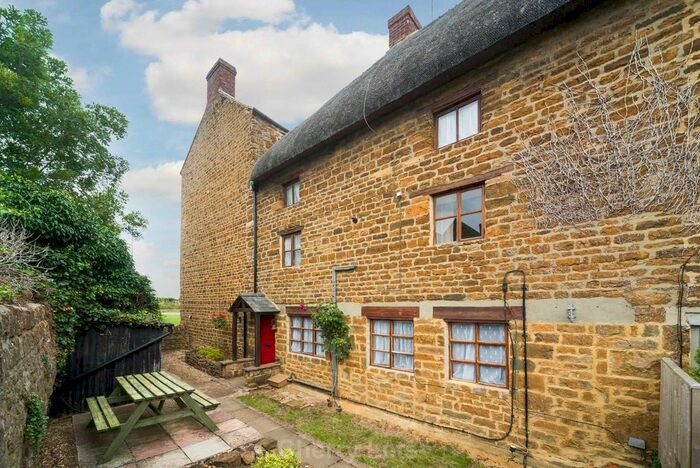 3 Bedroom Cottage To Rent In Aynho Road, Adderbury OX17
