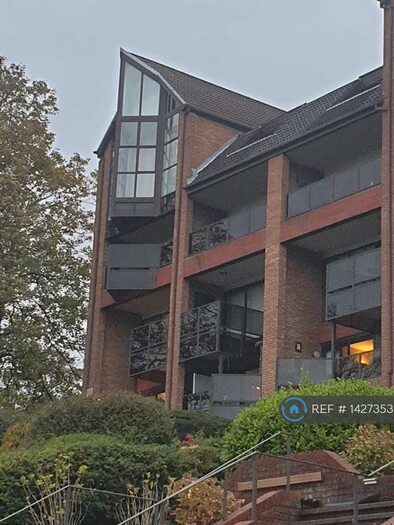 3 Bedroom Flat To Rent In Esplanade, Rochester, ME1