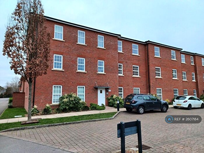 2 Bedroom Flat To Rent In North Square, Knowle, Fareham, PO17