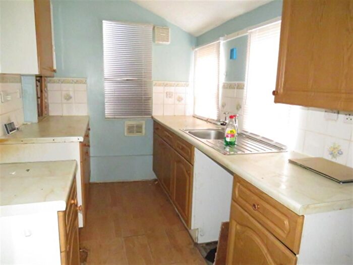 2 Bedroom End Of Terrace House For Sale In Tong Road, Wortley, Leeds, LS12