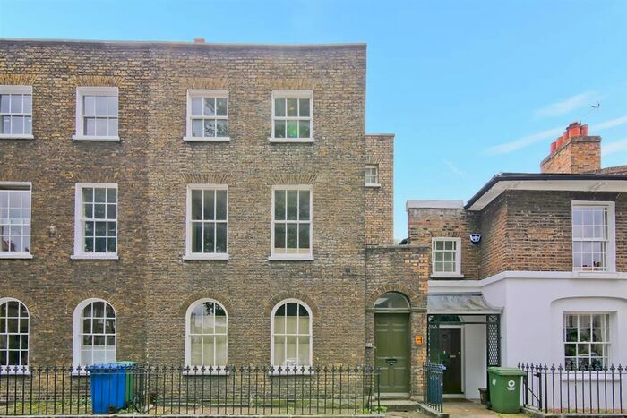 1 Bedroom Flat To Rent In Addington Square, London, SE5