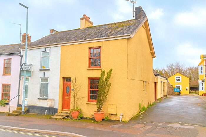 2 Bedroom End Terrace House For Sale In High Street, Chard, Somerset, TA20