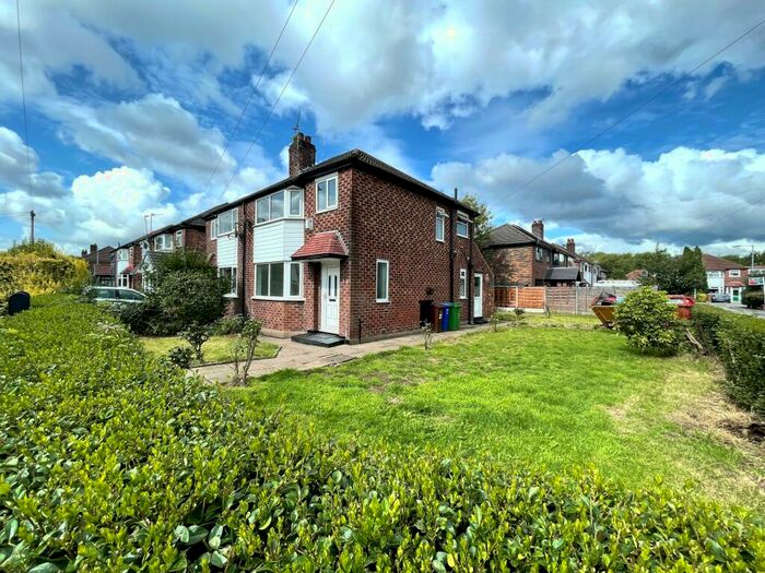 3 Bedroom House To Rent In Riverton Road, Didsbury, M20