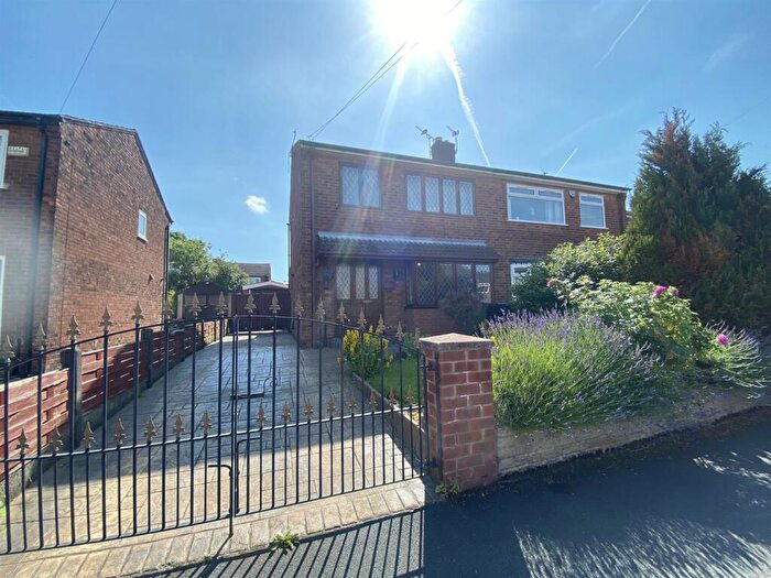 3 Bedroom Semi-Detached House To Rent In Brookfield Close, Stockport, SK1