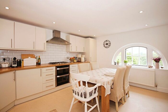 2 Bedroom Property For Sale In Vicarage Lane, Sherbourne, Warwick, CV35