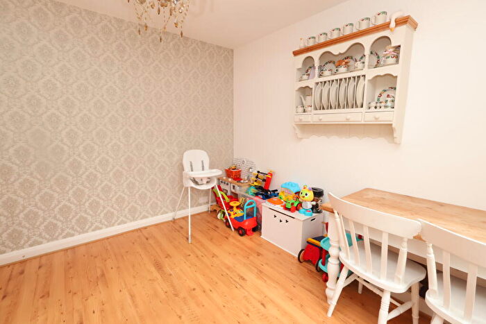 3 Bedroom Terraced House For Sale In Thornbury Road, M32