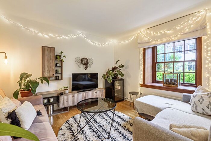 1 Bedroom Flat To Rent In Scott Avenue, Putney, London, SW15