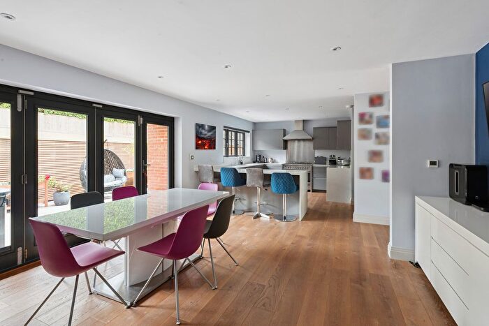 4 Bedroom Detached House For Sale In Roffes Lane, Caterham, CR3