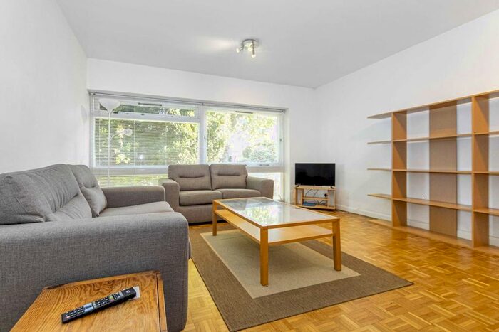 2 Bedroom Flat To Rent In Oak Tree Close, London, W5