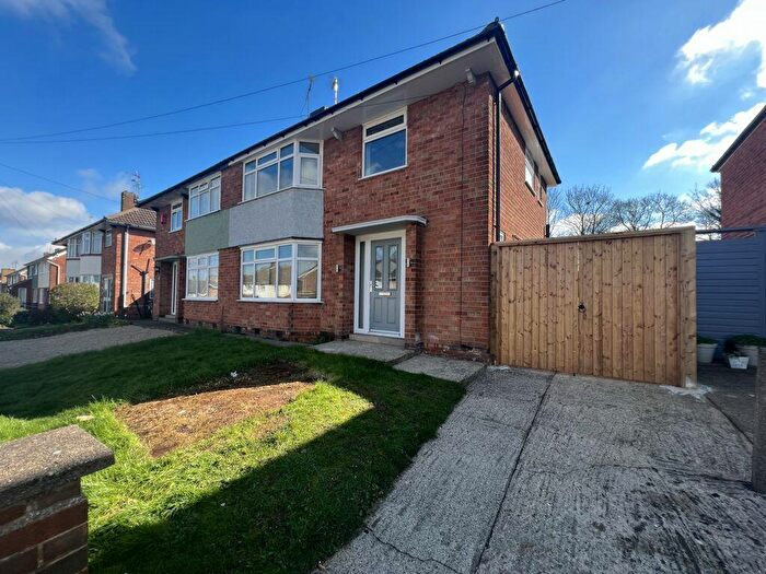 3 Bedroom Semi-Detached House To Rent In Avondale Road, Wigston, LE18