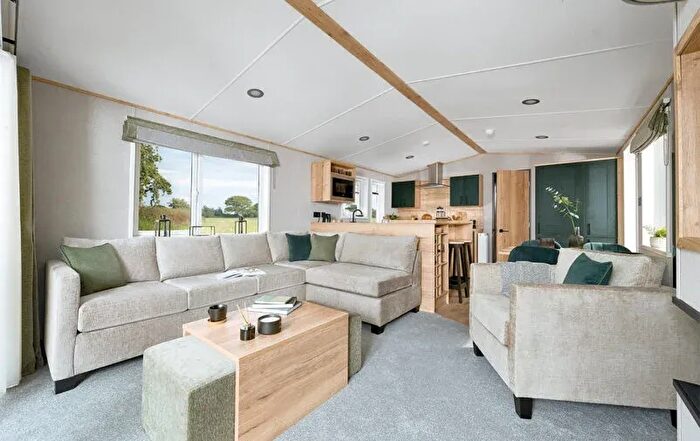 3 Bedroom Park Home For Sale In Horsey, Great Yarmouth, NR29