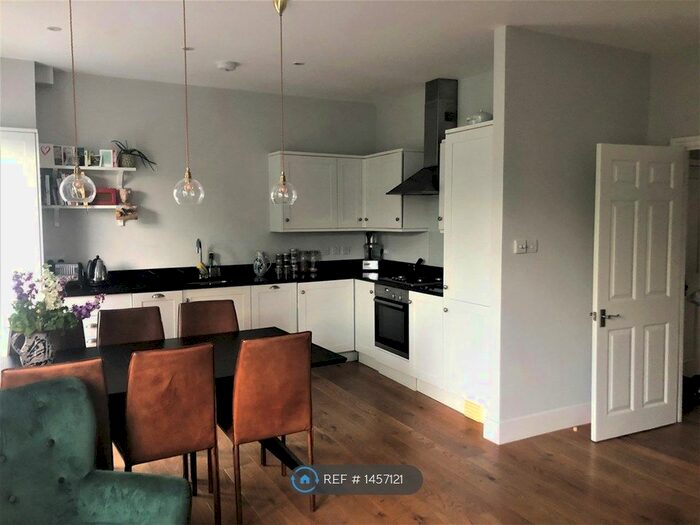 2 Bedroom Flat To Rent In Elsham Road, London, W14