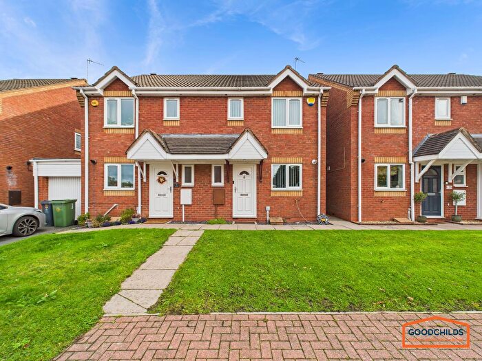 3 Bedroom Semi-detached House For Sale In Hay Grove, Brownhills, WS8