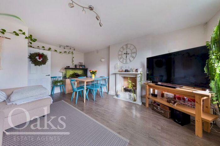 2 Bedroom Flat To Rent In Chatsworth Road, Croydon, CR0