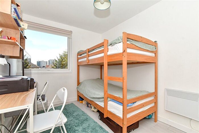 2 Bedroom Flat For Sale In St. Barnabas Road, Woodford Green, Essex, IG8