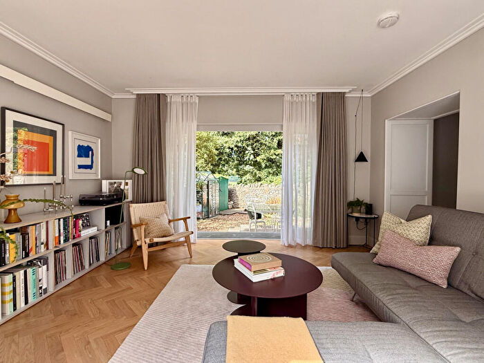 2 Bedroom Flat For Sale In Hill Road, Clevedon, BS21