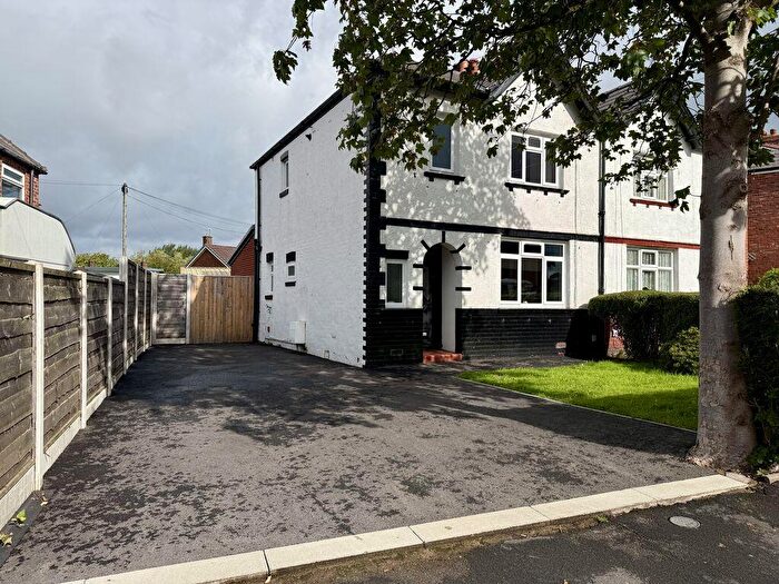 3 Bedroom Semi-Detached House For Sale In Ruskin Grove, Bredbury, SK6