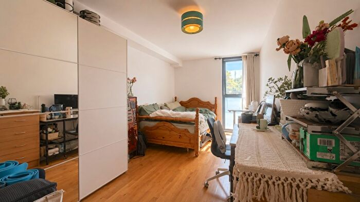 3 Bedroom Flat To Rent In Tyler Street, Greenwich, SE10