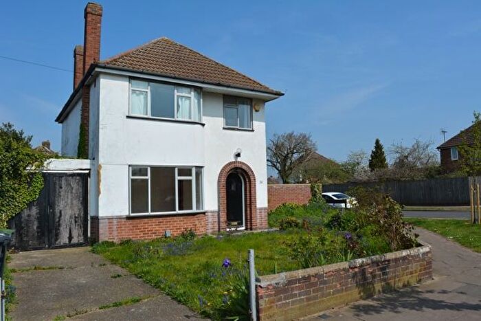 3 Bedroom Detached House To Rent In Aylesbury Road, Bedford, MK41