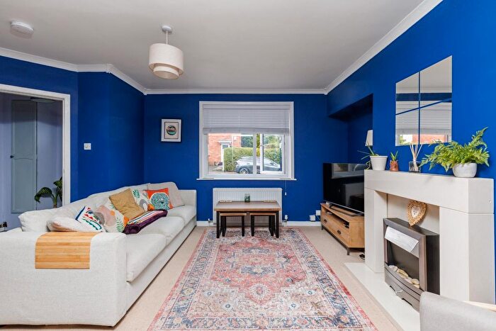 3 Bedroom Semi Detached House For Sale In Shepton Walk, Bedminster, BS3