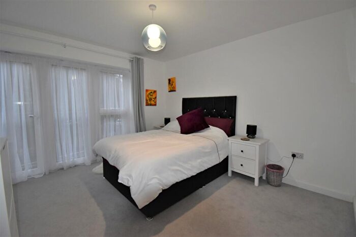 2 Bedroom Apartment To Rent In Beaulieu Place, Hook, RG27