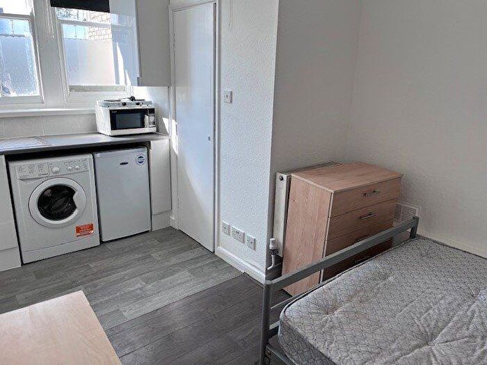 Studio To Rent In Finchley Road, Temple Fortune, NW11