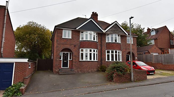 3 Bedroom Semi-Detached House For Sale In Kingswinford, Oak Street, DY6