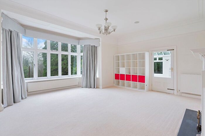 5 Bedroom Detached House For Sale In Lake View, Dormans Park, East Grinstead, RH19