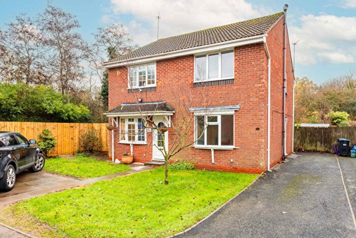 2 Bedroom Semi Detached House For Sale In Ebourne Close, Kenilworth, Warwickshire, CV8