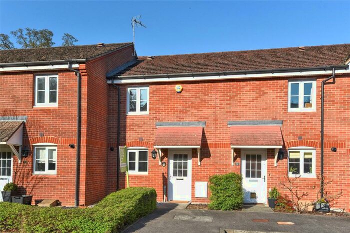 2 Bedroom House To Rent In Poperinghe Way, Arborfield, Reading, Berkshire, RG2