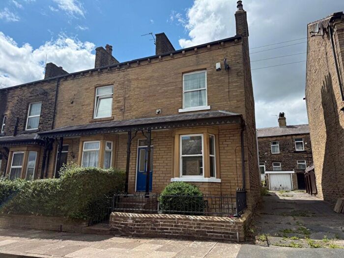 3 Bedroom End Of Terrace House For Sale In Mostyn Mount, Halifax, West Yorkshire, HX3