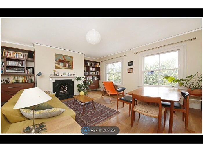 2 Bedroom Flat To Rent In Dulwich Road, London, SE24