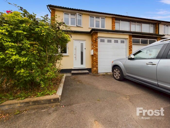 3 Bedroom End Of Terrace House To Rent In Maxwell Road, Ashford, Surrey, TW15