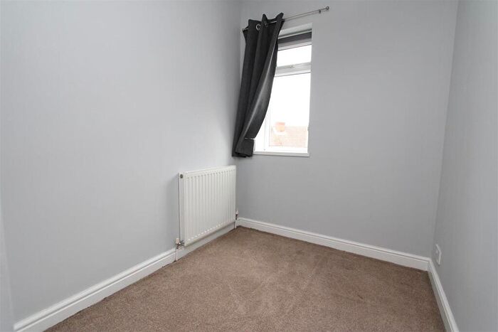 3 Bedroom Semi-Detached House To Rent In Gorse Road, Mash, Huddersfield, HD3