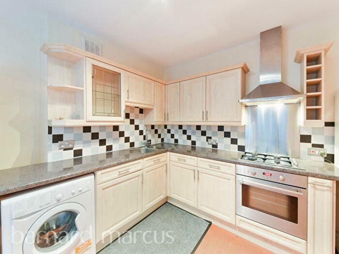 2 Bedroom Flat To Rent In Oglander Road, London, SE15