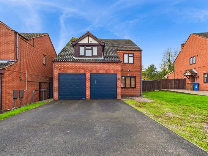 4 Bedroom Detached House To Rent In Taverners Crescent, Littleover, DE23