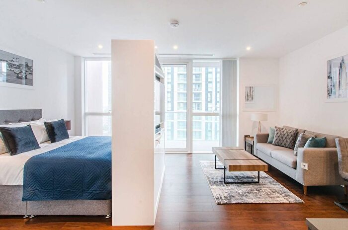 Studio To Rent In Harbour Way, Tower Hamlets, London, E14