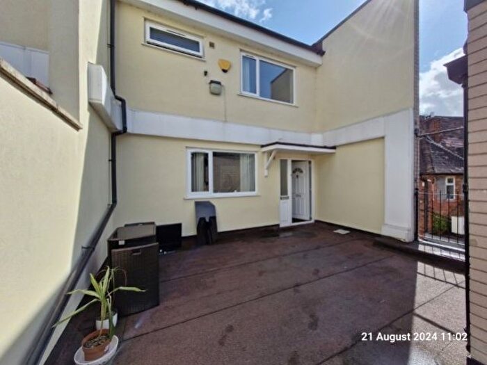 2 Bedroom Flat To Rent In Weoley Castle Road, Birmingham, West Midlands, B29